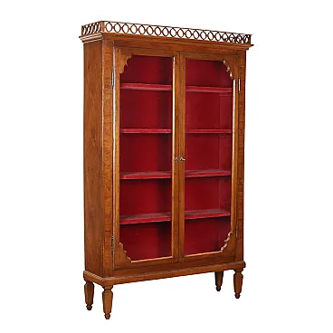 Vetrina in noce con inserti in velluto, '700