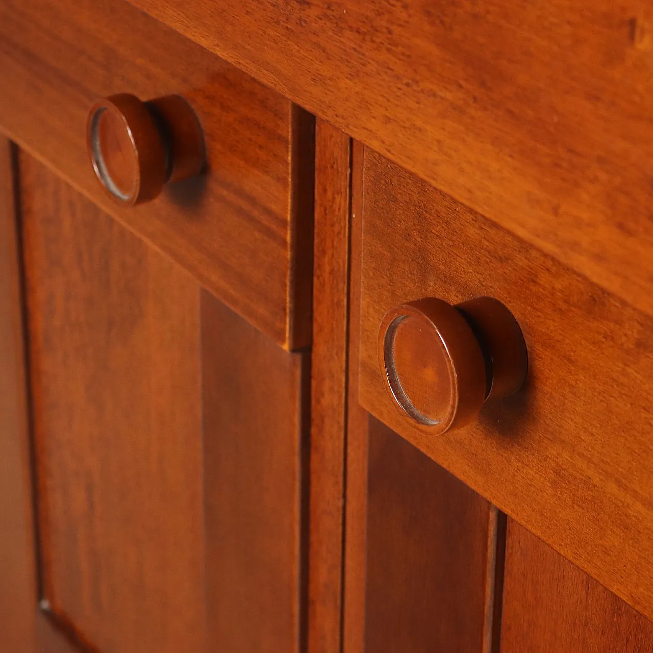 Mobile contenitore in noce con ante battenti e cassetti, '900 7