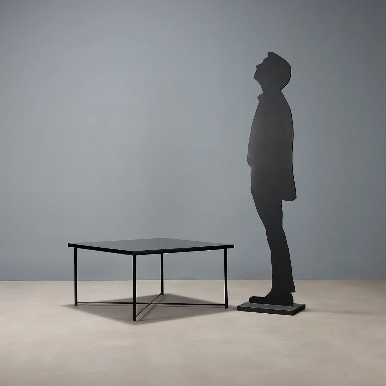 Tavolino in metallo laccato e piano in laminato nero, '900 2