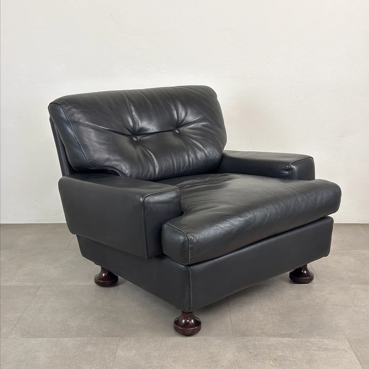 Dark brown leather armchair produced by Cinova, Italy, 1970s 2