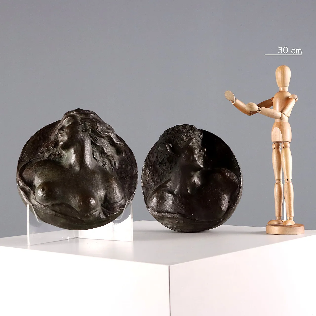 Coppia di pannelli in bronzo di G. Botta, '900 2