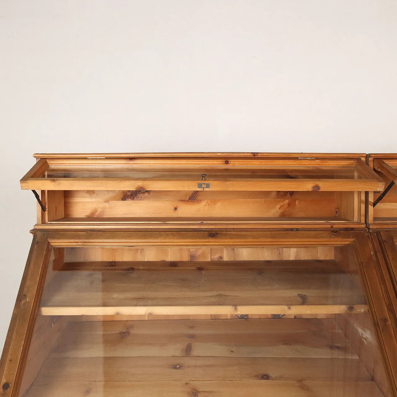 Mobile espositore in cipresso con teche e ante, inizio '900 7