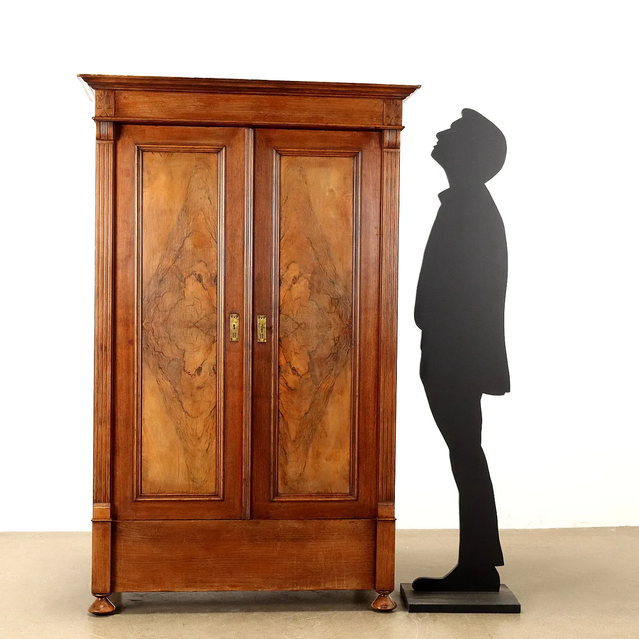 Umbertino walnut veneer and fir wardrobe, 20th century 2