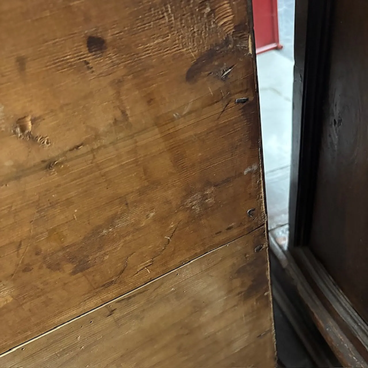 Veneered and inlaid moving flap, 18th century 23