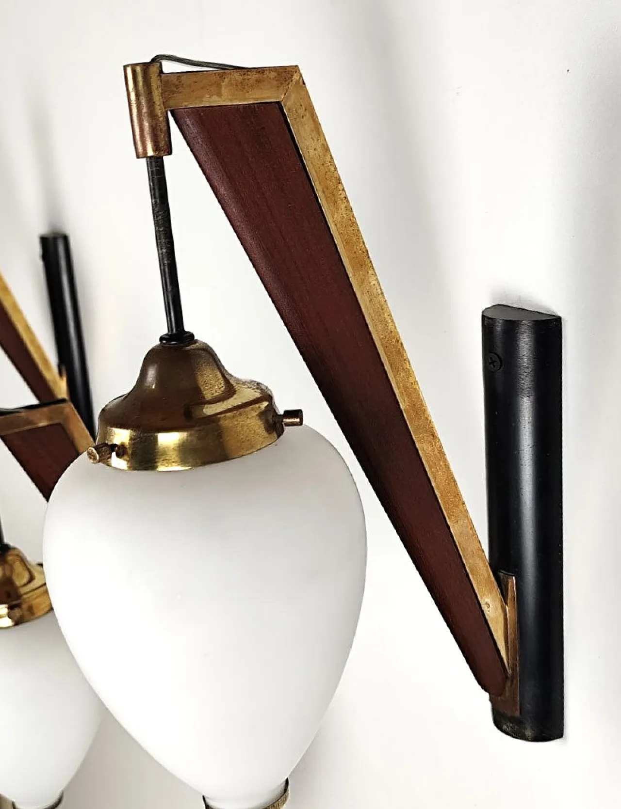 Stilnovo, 3 sconces in brass, wood and glass from the 1950s 7