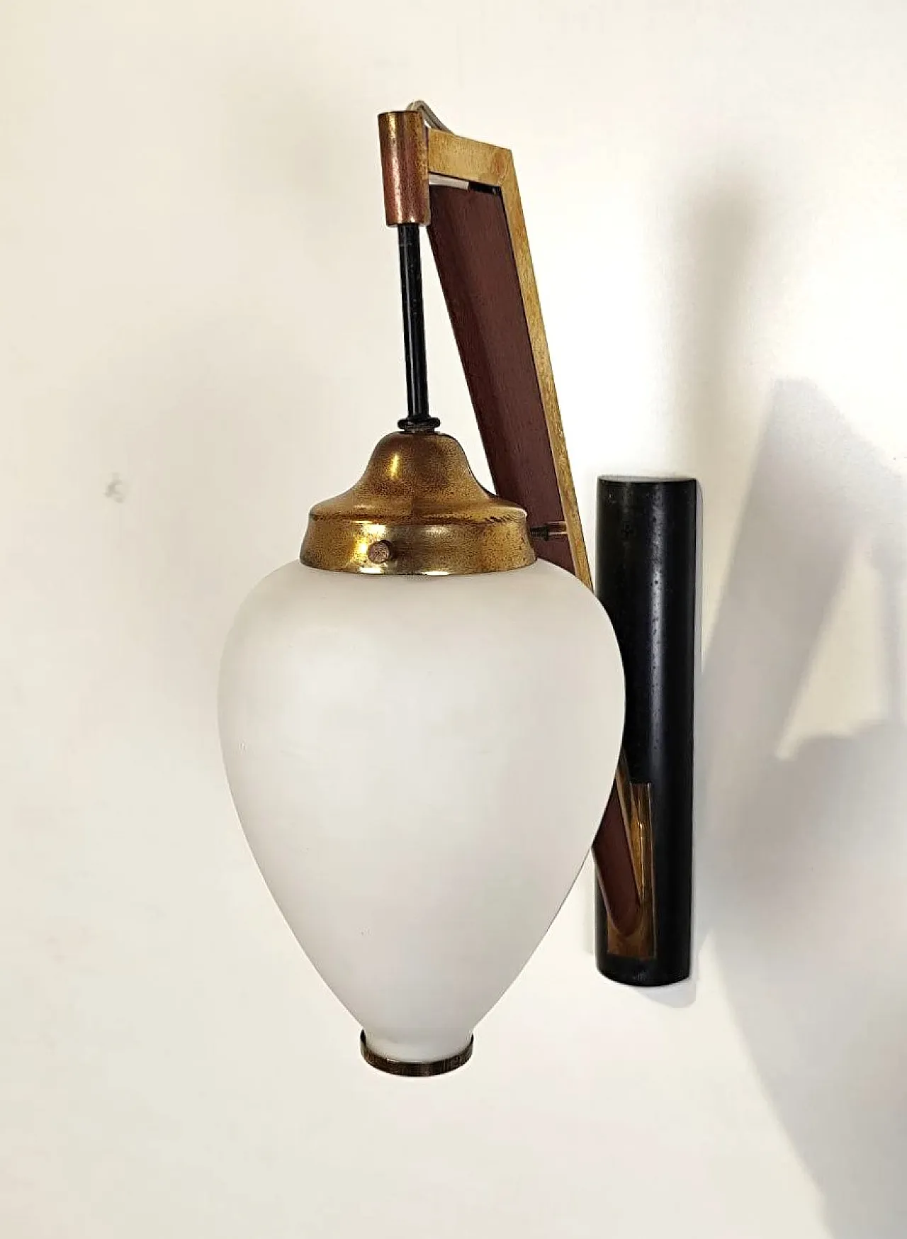 Stilnovo, 3 sconces in brass, wood and glass from the 1950s 10