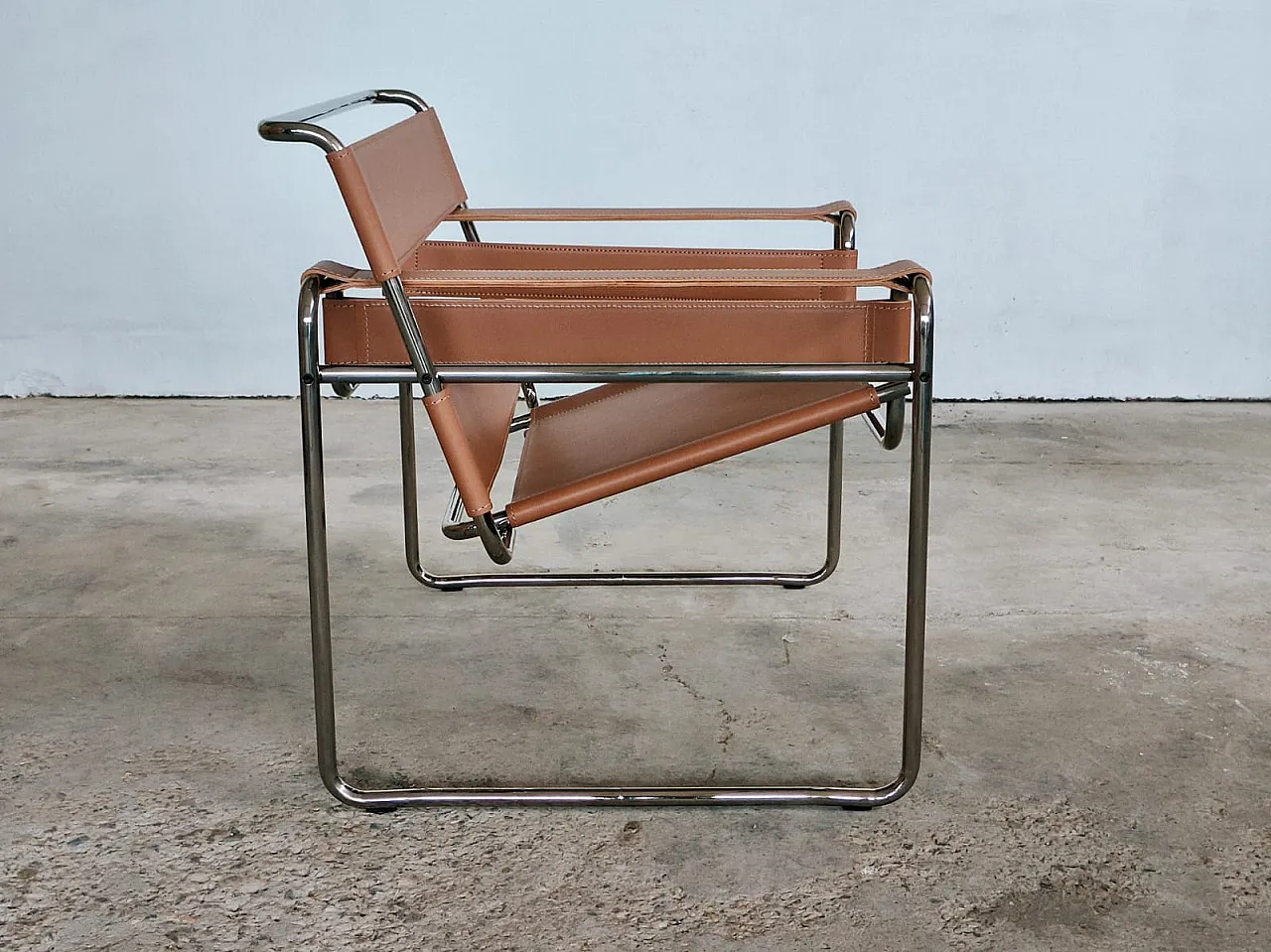 Wassily armchair in cognac leather, Marcel Breuer for Knoll, 2000s 1