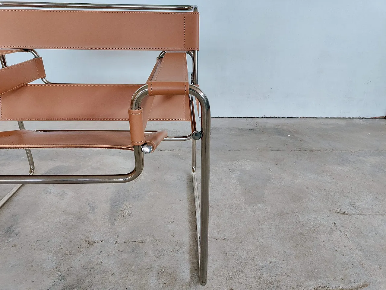 Wassily armchair in cognac leather, Marcel Breuer for Knoll, 2000s 3