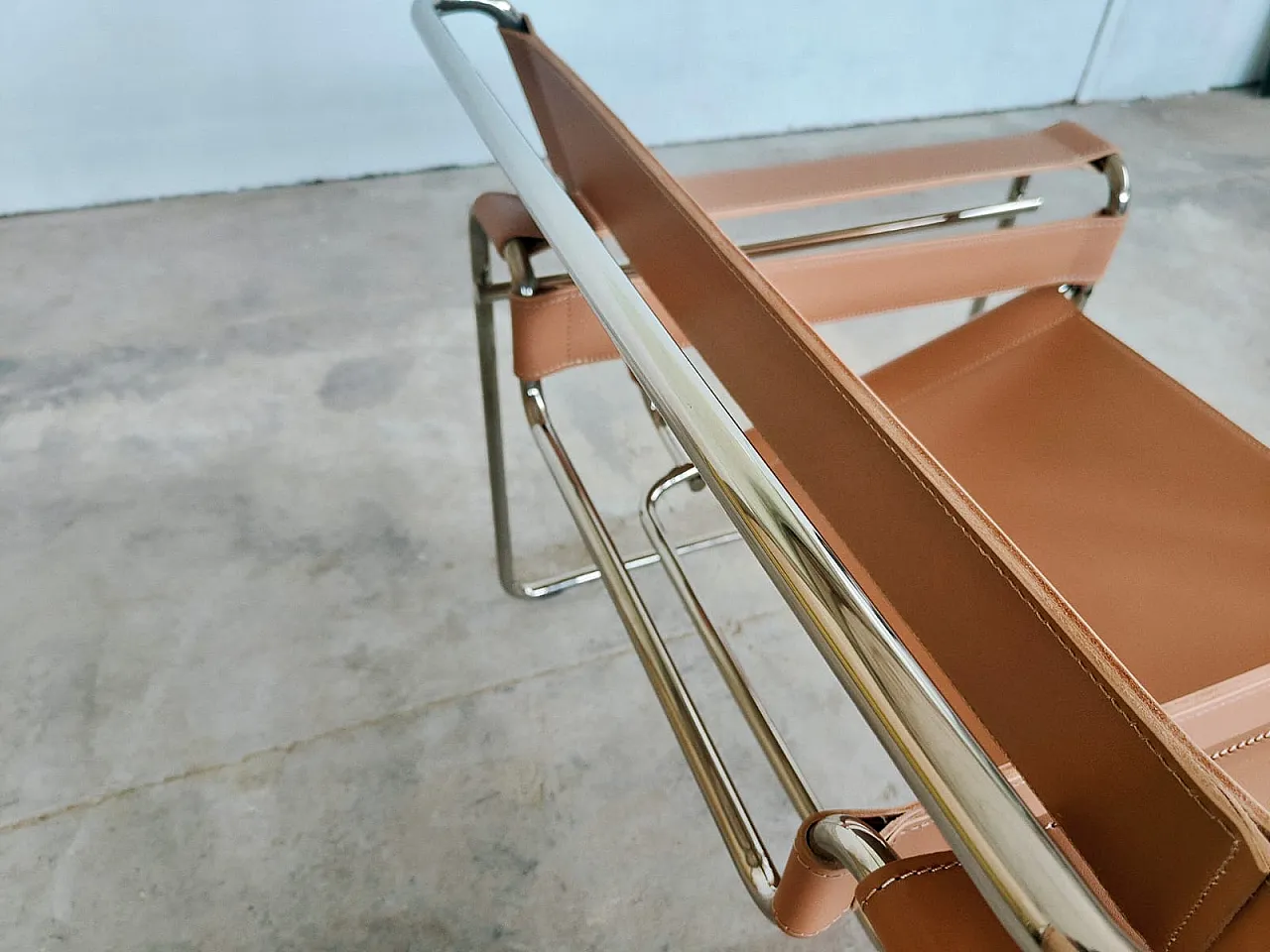 Wassily armchair in cognac leather, Marcel Breuer for Knoll, 2000s 6