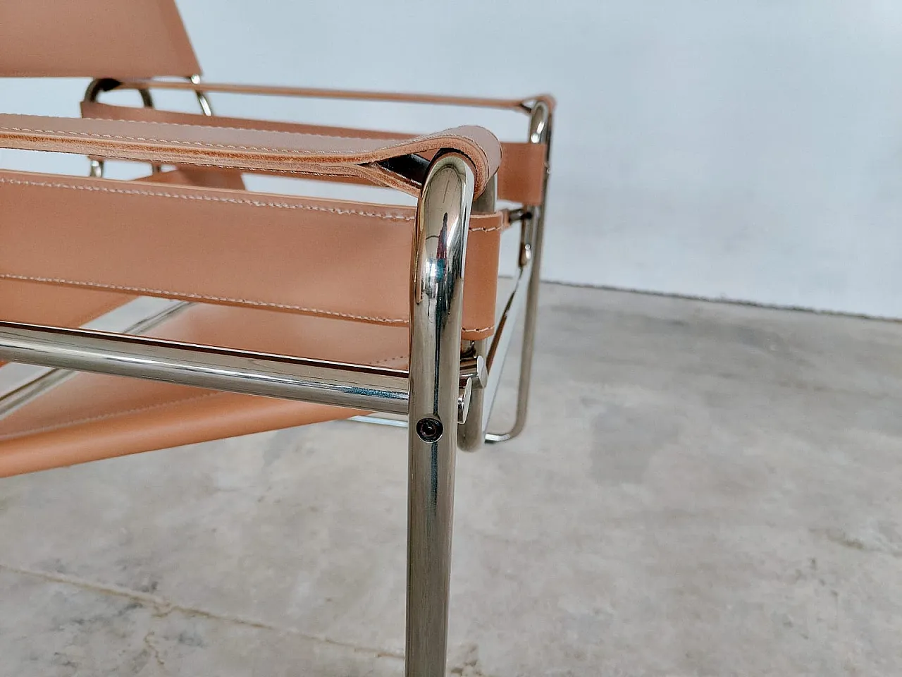 Wassily armchair in cognac leather, Marcel Breuer for Knoll, 2000s 8