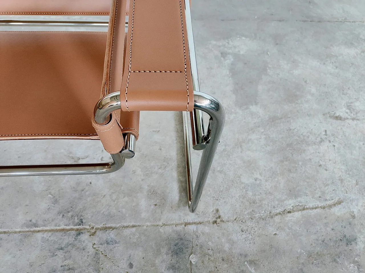 Wassily armchair in cognac leather, Marcel Breuer for Knoll, 2000s 9