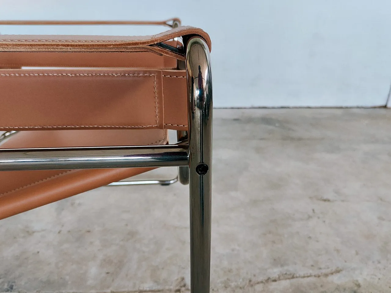 Wassily armchair in cognac leather, Marcel Breuer for Knoll, 2000s 14