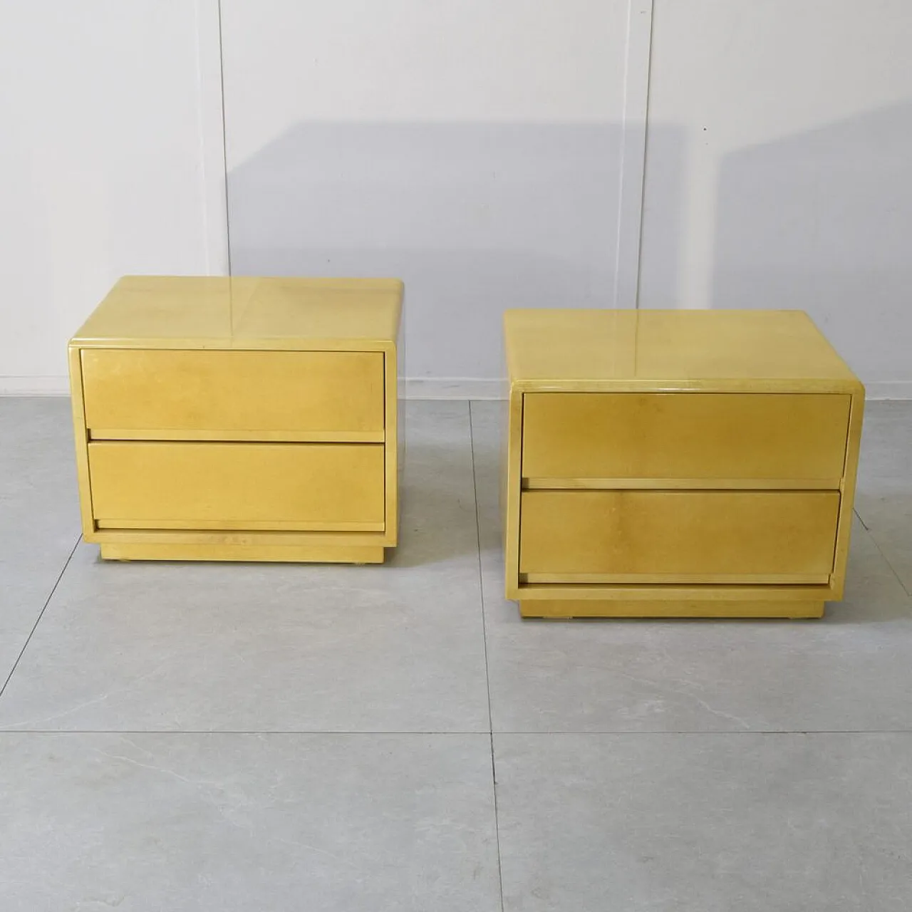 Pair of nightstands by Aldo Tura, 1970s 2