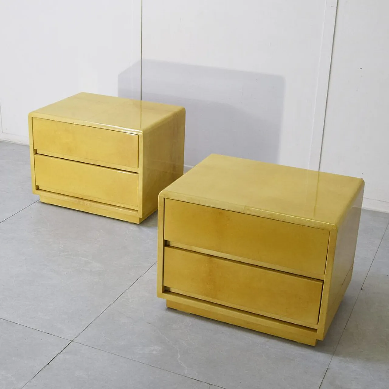 Pair of nightstands by Aldo Tura, 1970s 3