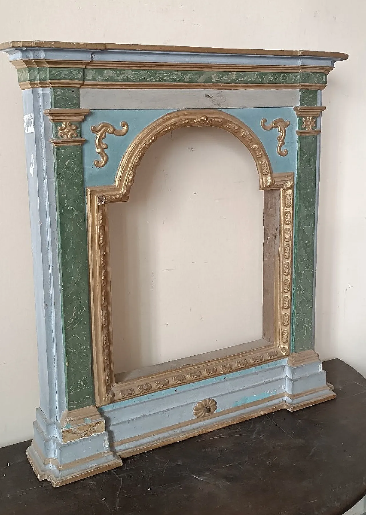 Display case, lacquered and gilded frame, 17th century 3