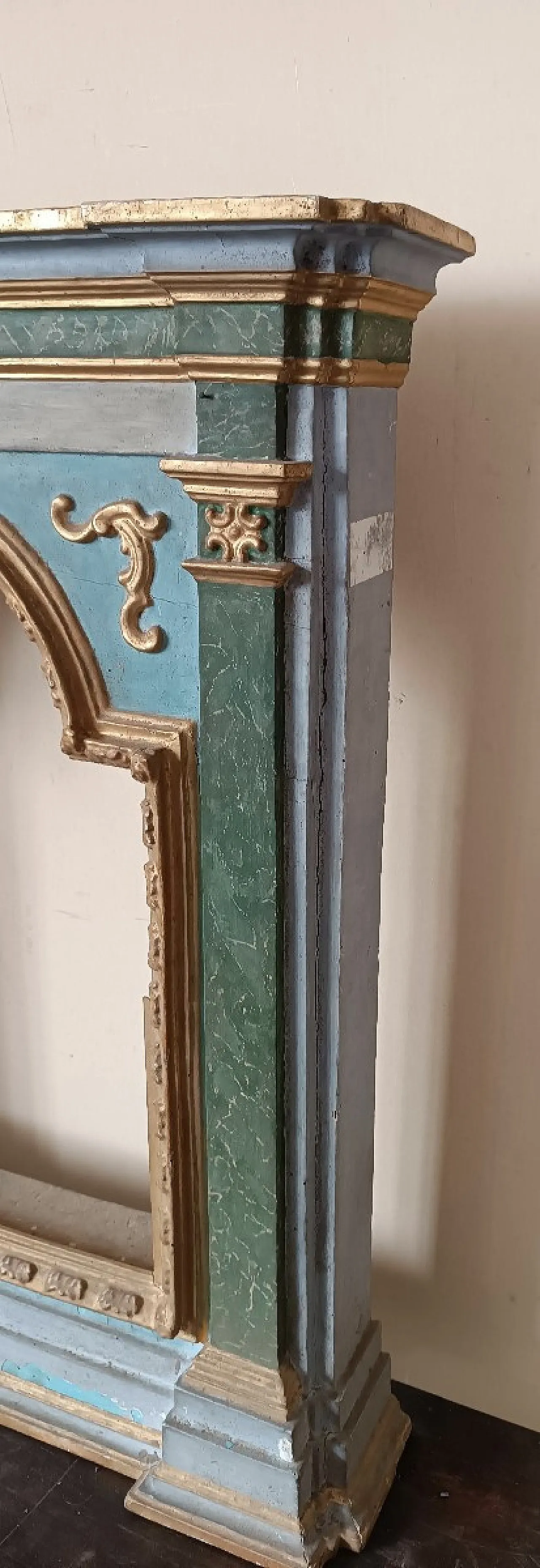 Display case, lacquered and gilded frame, 17th century 10