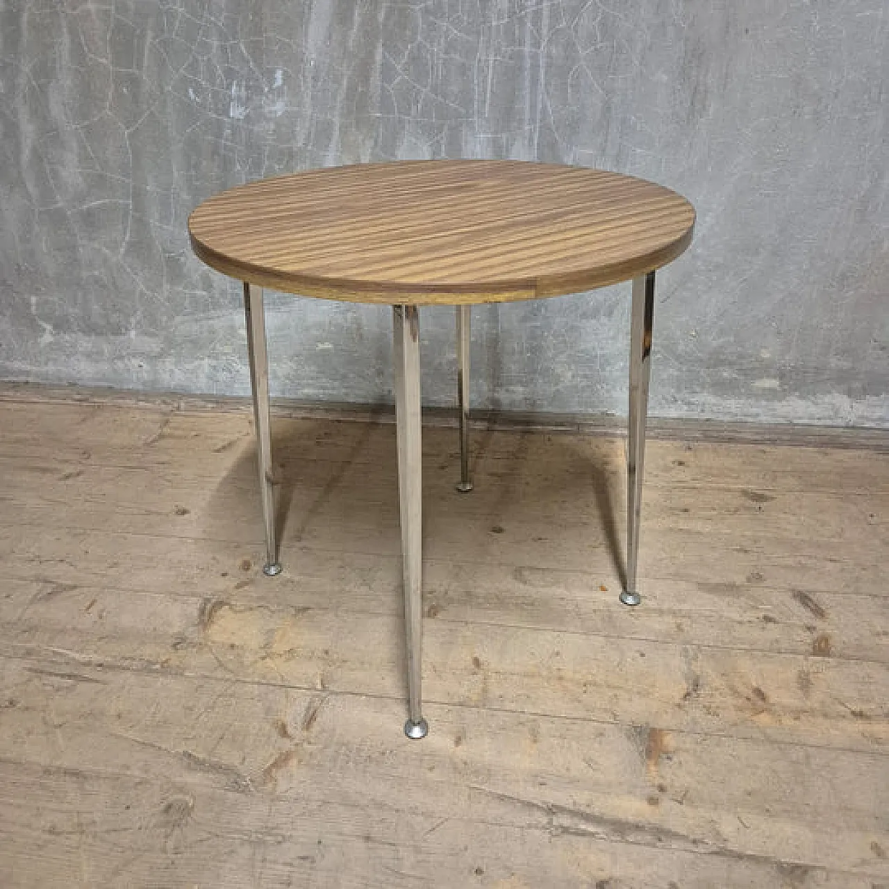 Round side table, 1970s 1