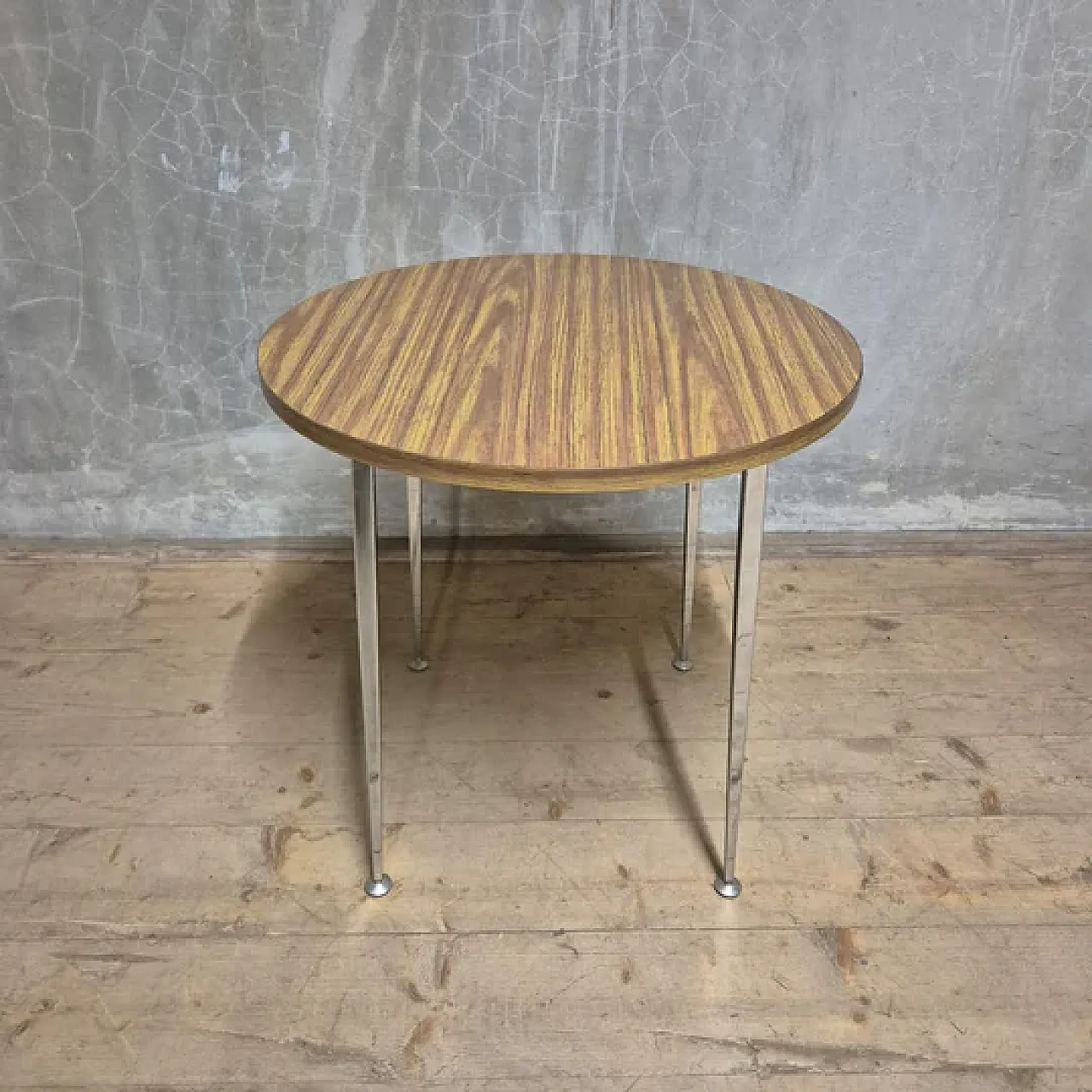 Round side table, 1970s 2