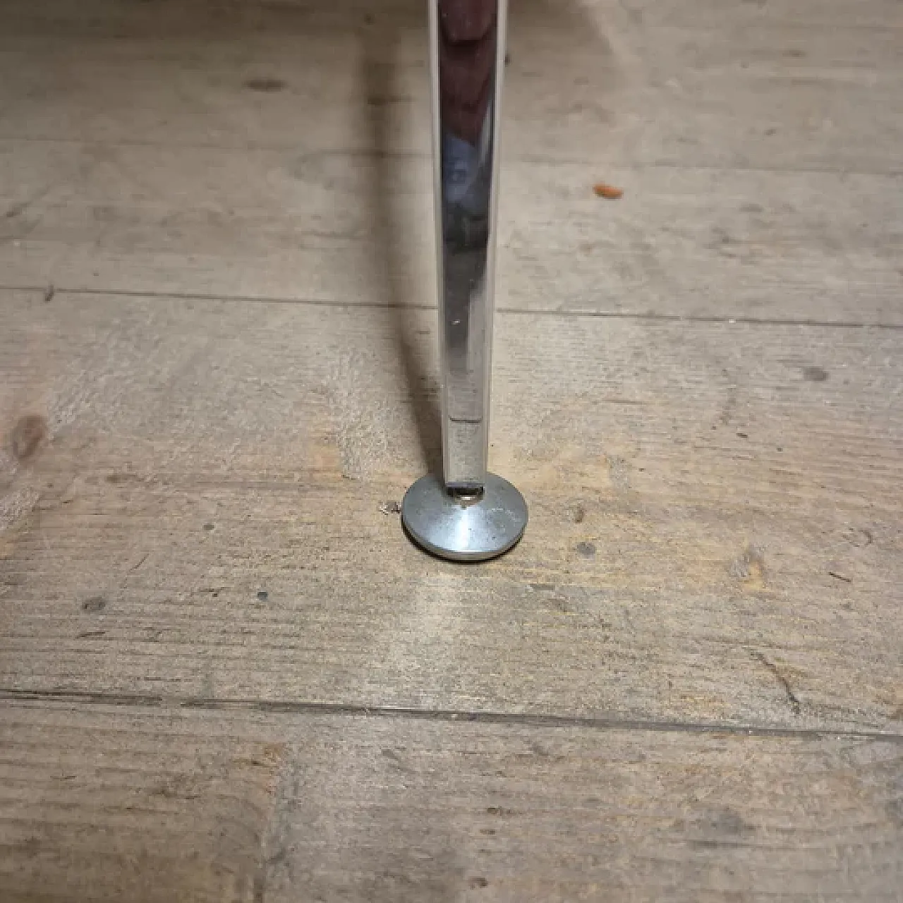 Round side table, 1970s 9