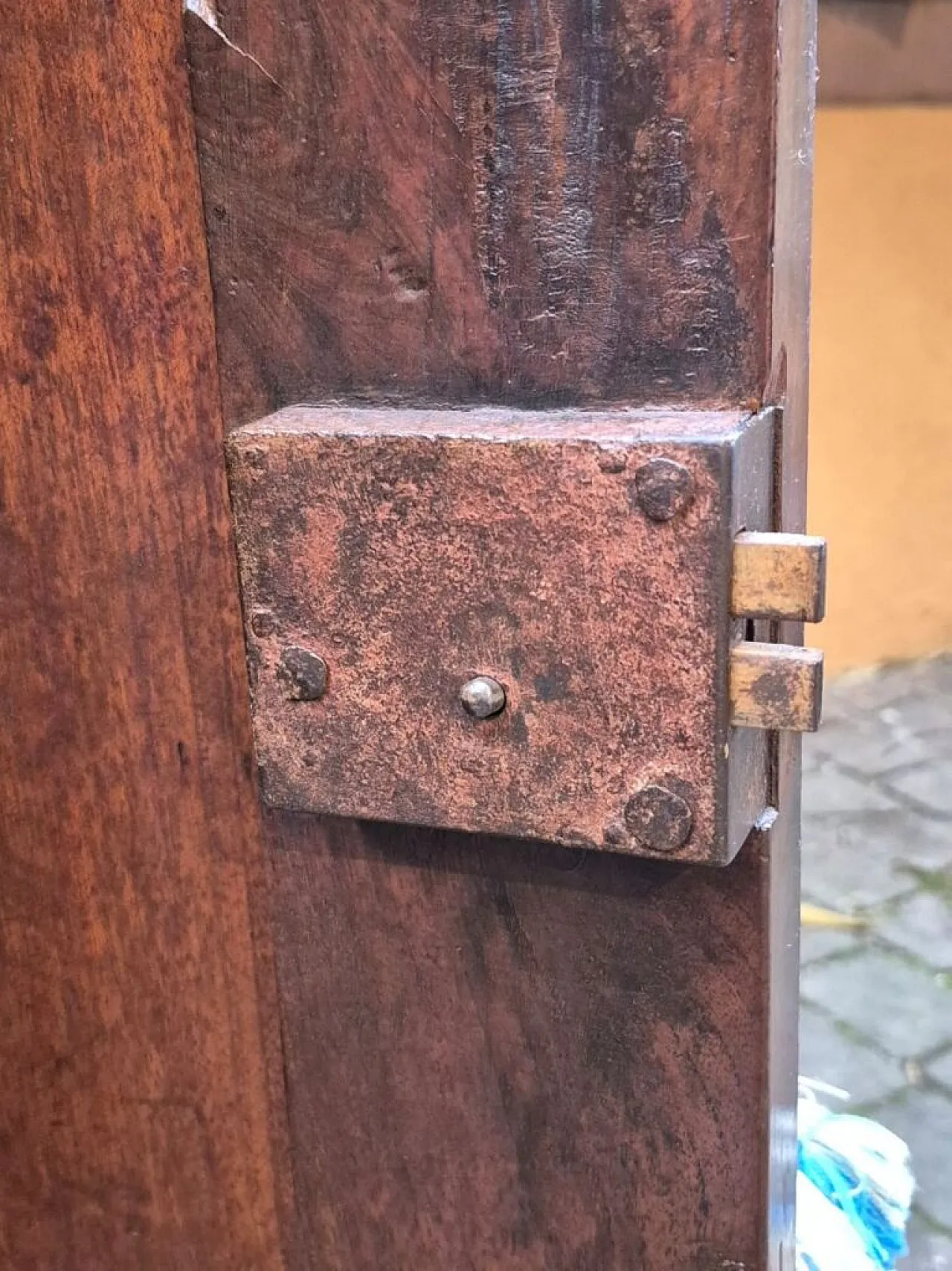 Louis Philippe capuchin servant sideboard in walnut, 19th century 6
