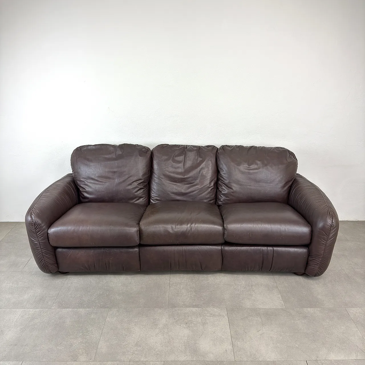 Leather sofa in the style of Piumotto Busnelli, Italy 70s 1