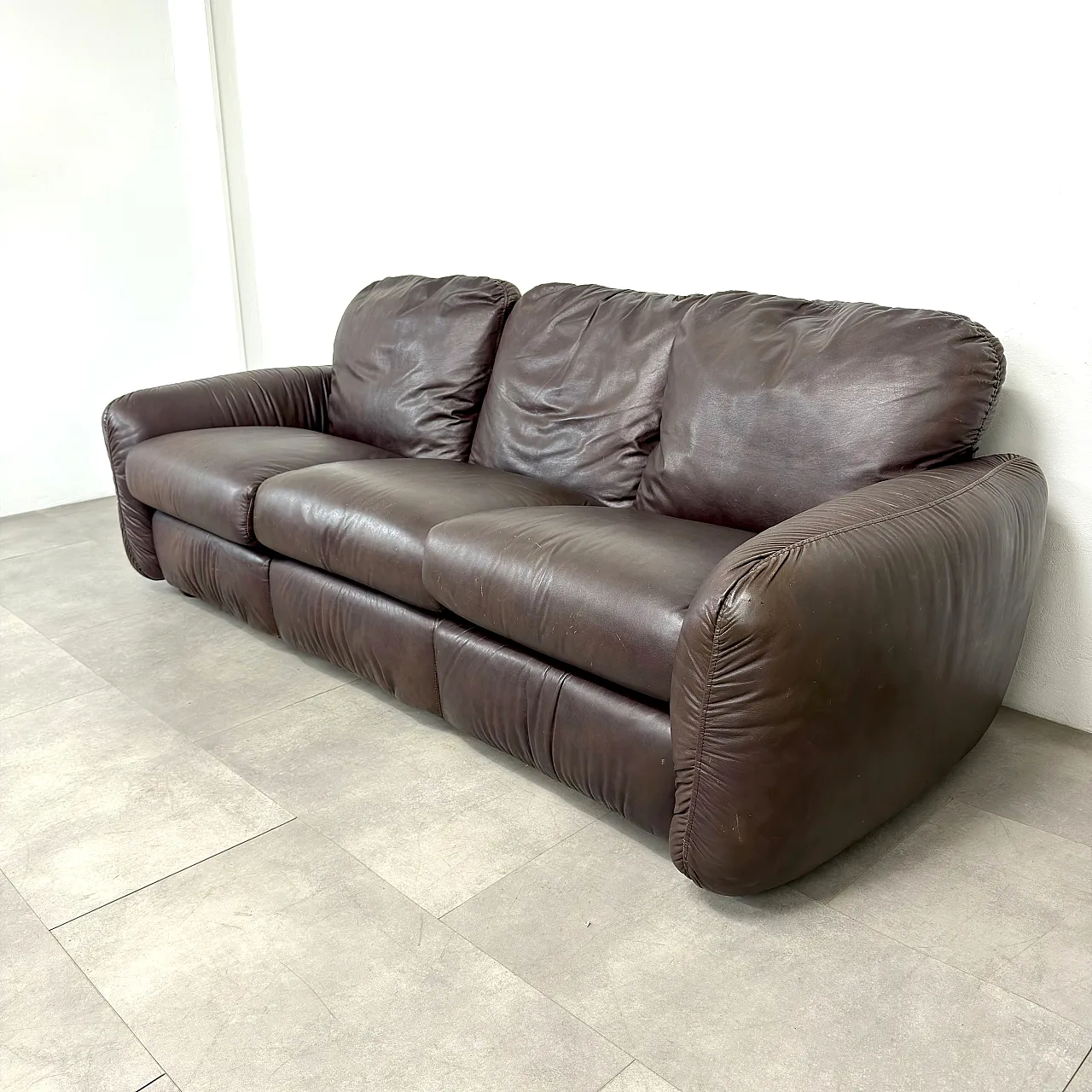 Leather sofa in the style of Piumotto Busnelli, Italy 70s 3