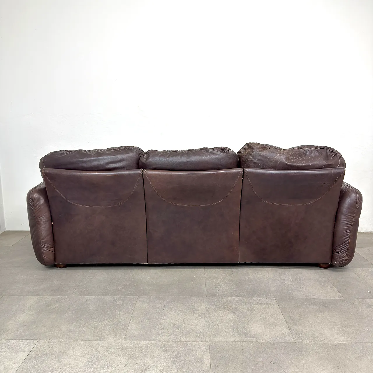 Leather sofa in the style of Piumotto Busnelli, Italy 70s 7