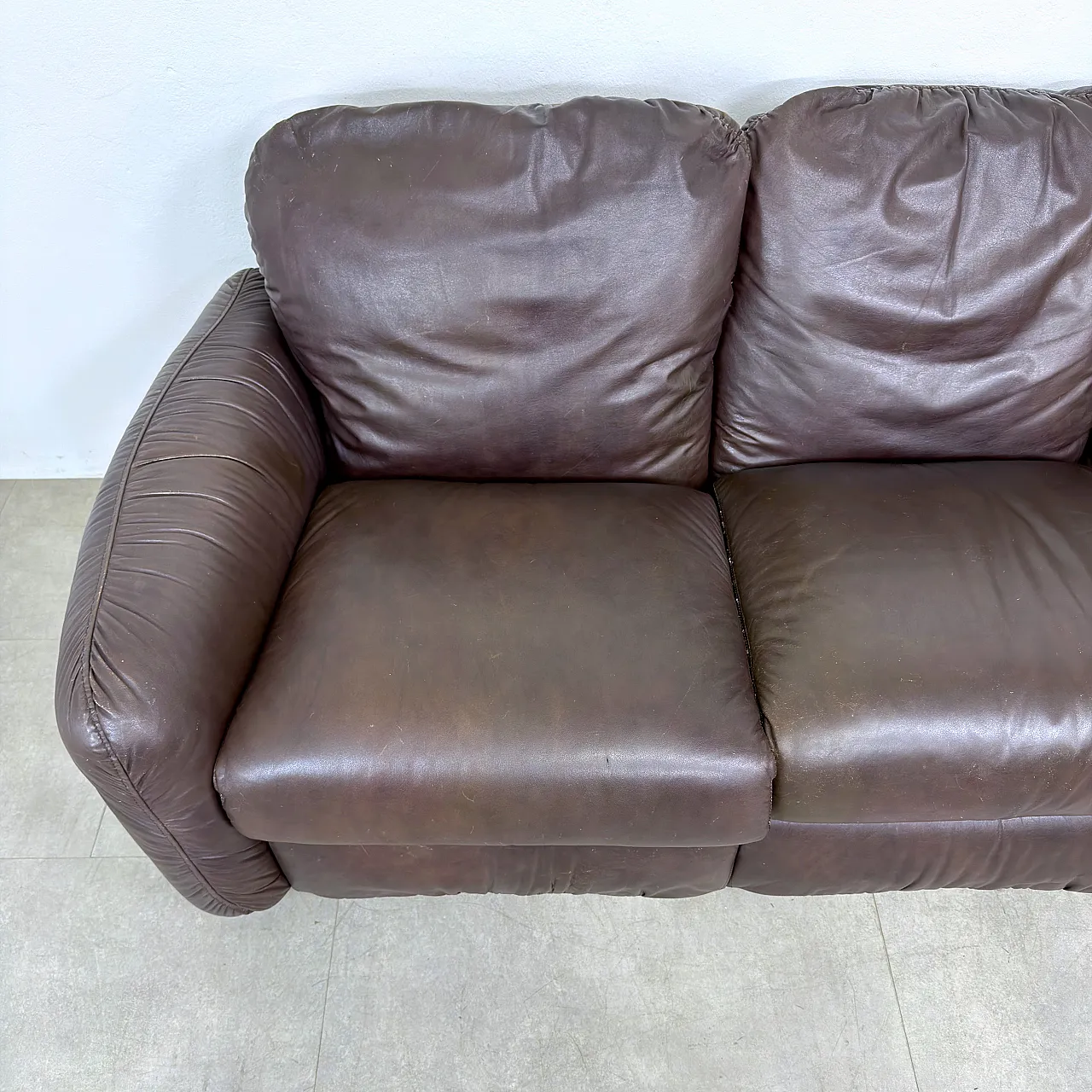 Leather sofa in the style of Piumotto Busnelli, Italy 70s 8