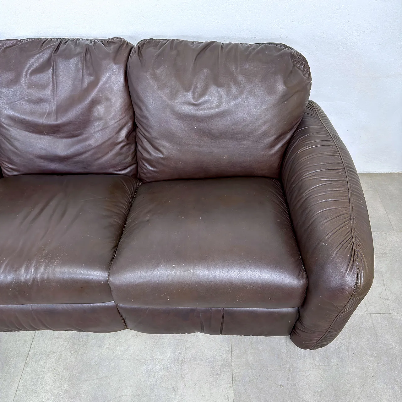 Leather sofa in the style of Piumotto Busnelli, Italy 70s 9