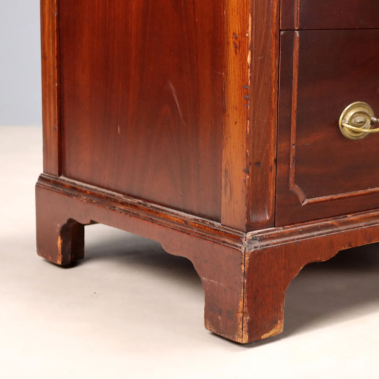 Cassettiera in mogano e lamiera incisa, '900 6