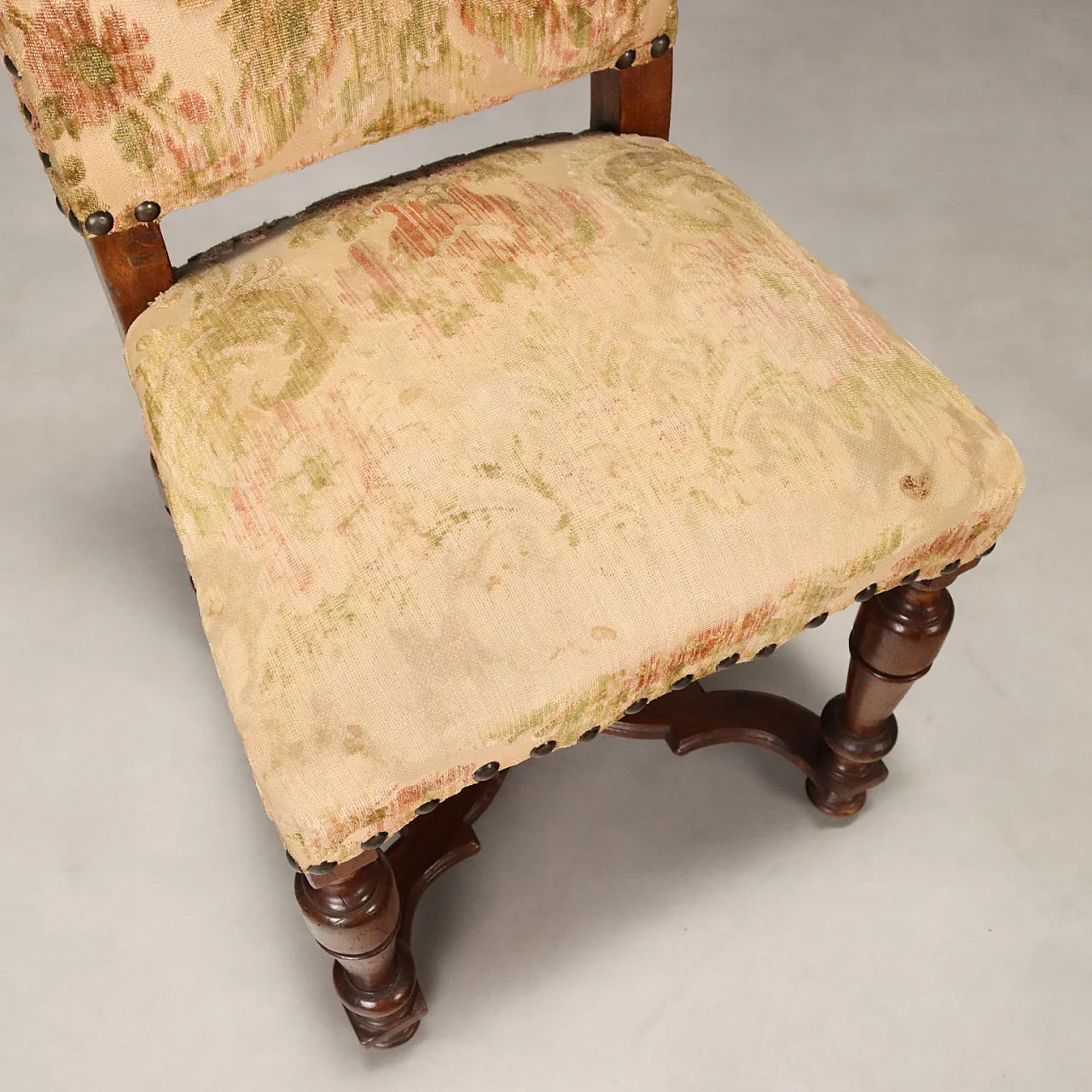 Coppia di sedie barocche in rovere tinto noce, '700 6