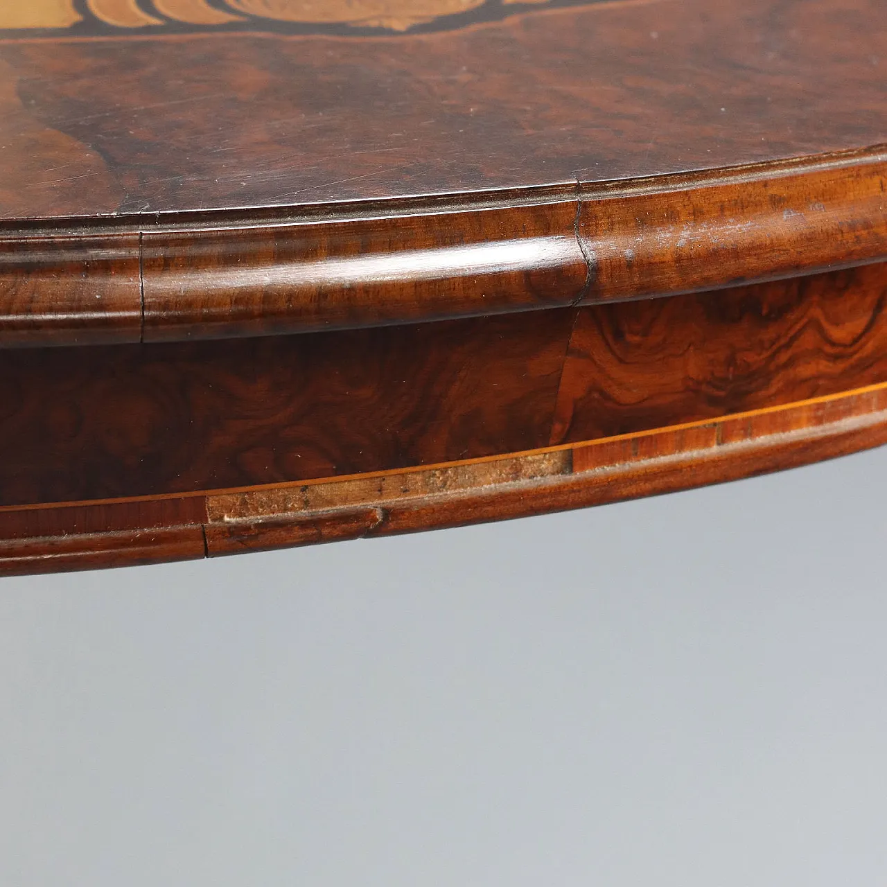 Tavolo a vela in mogano e olmo con intarsi di legni vari, '800 4