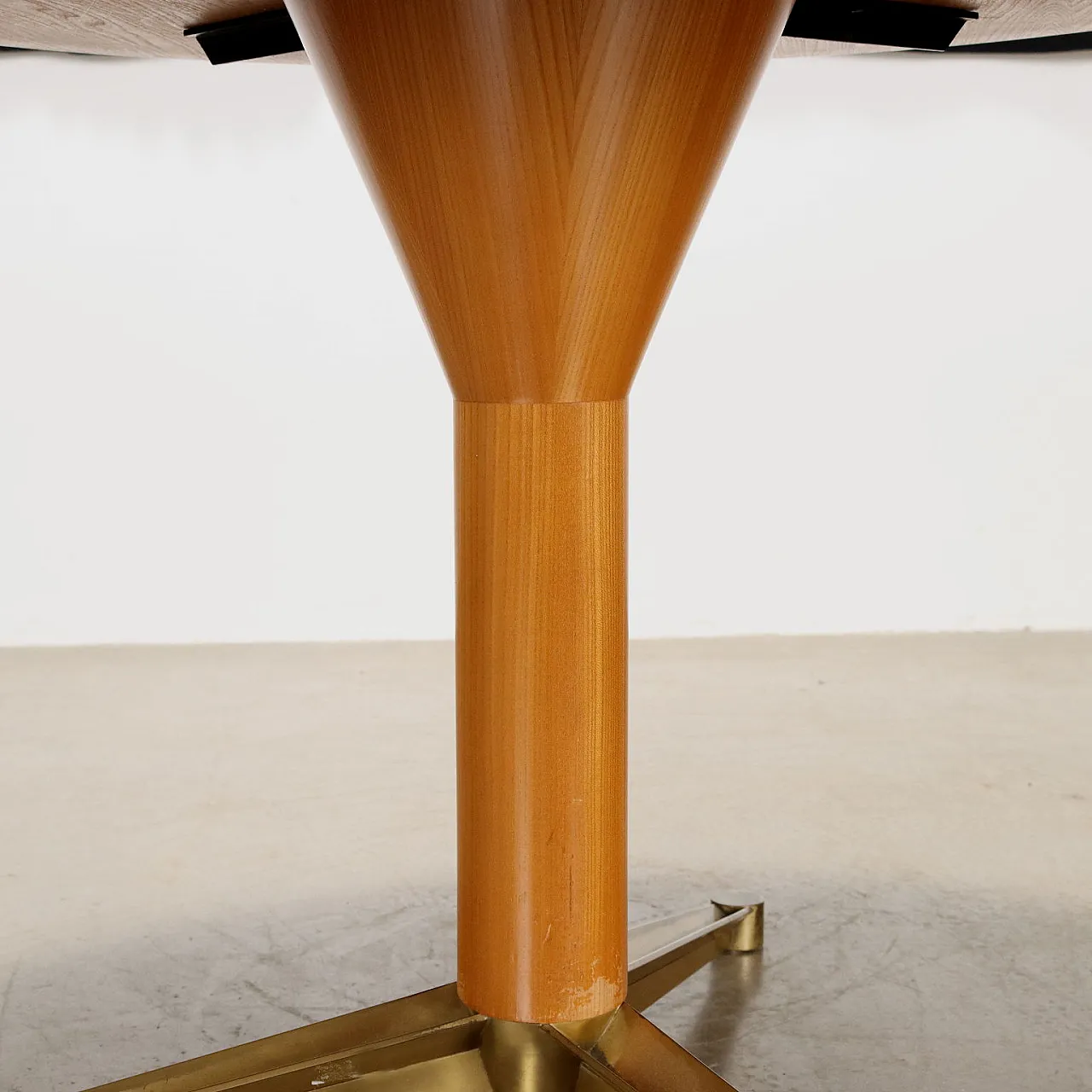 Tavolo Consorzio Esposizione Mobili Cantù, anni '60 6