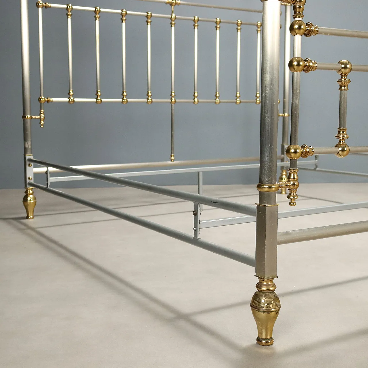 Letto matrimoniale in ottone lucido alternato, '900 9