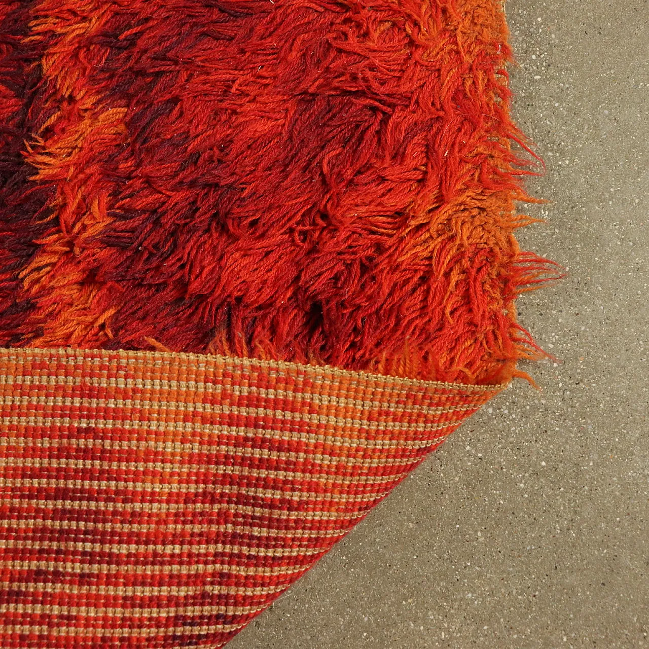 Red wool blend long-pile rug 7