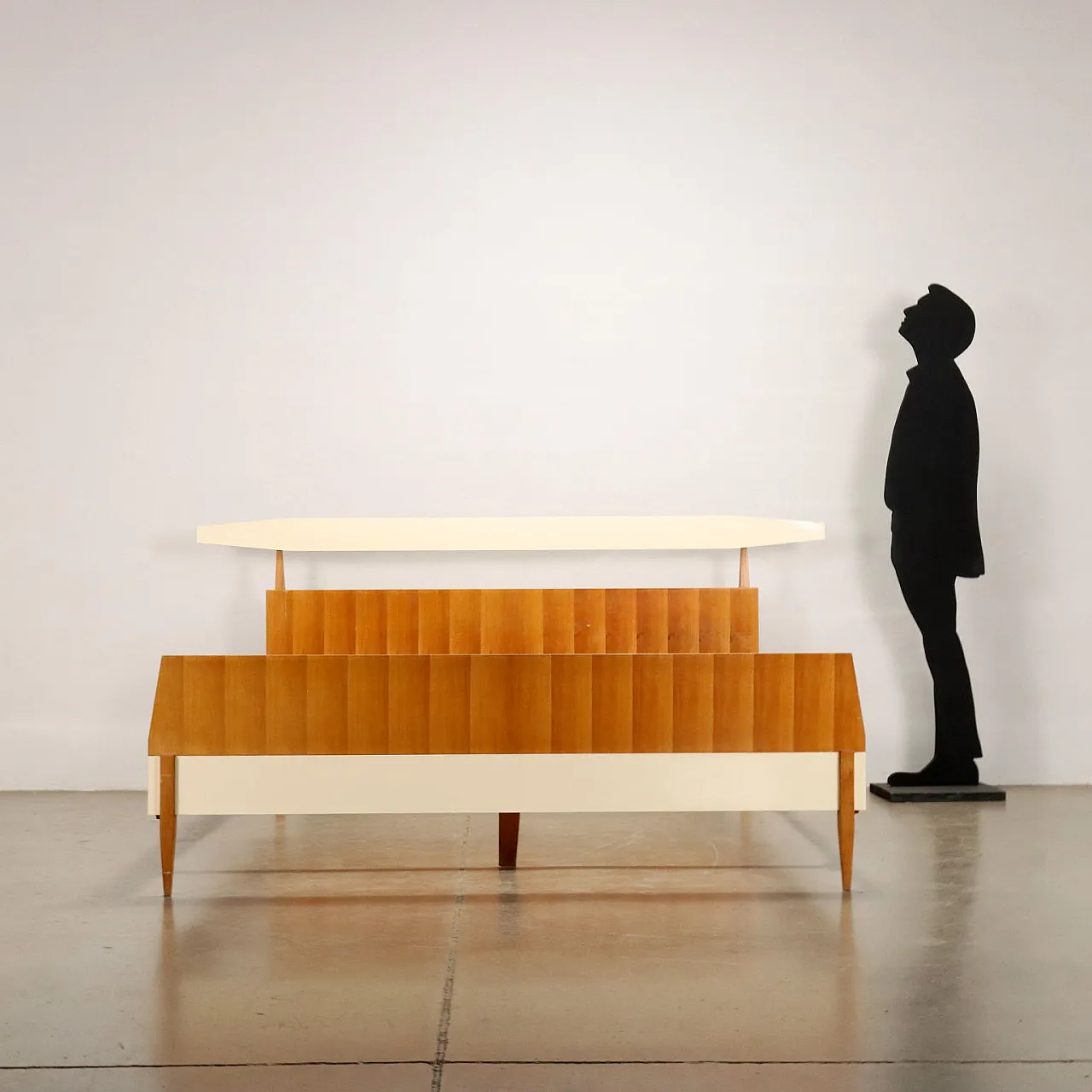 Letto matrimoniale in legno impiallacciato mogano e formica, anni '60 2