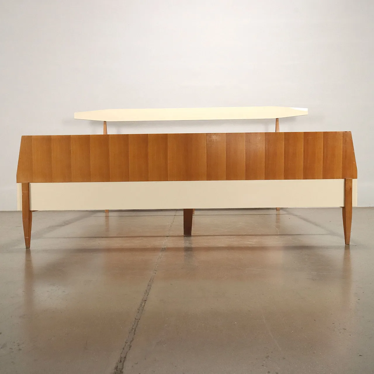 Letto matrimoniale in legno impiallacciato mogano e formica, anni '60 5