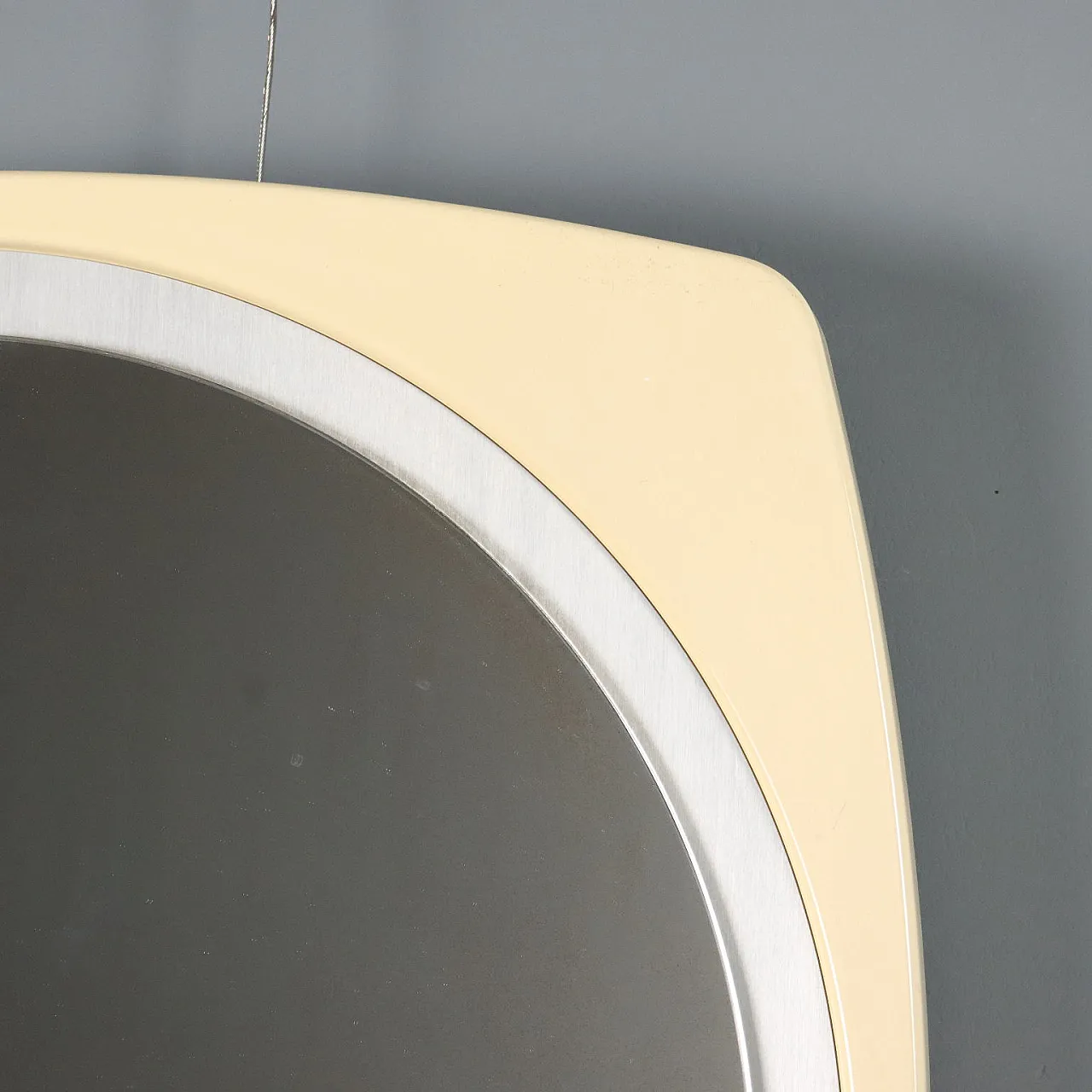 Specchio rotondo con cornice in plastica e vetro, anni '70 6