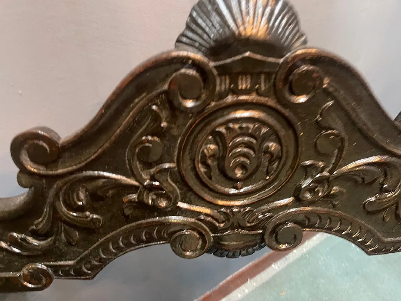 Renaissance revival bench in carved wood, late 19th century 4