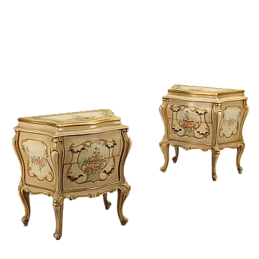 Coppia di comodini in stile barocco, metà '900