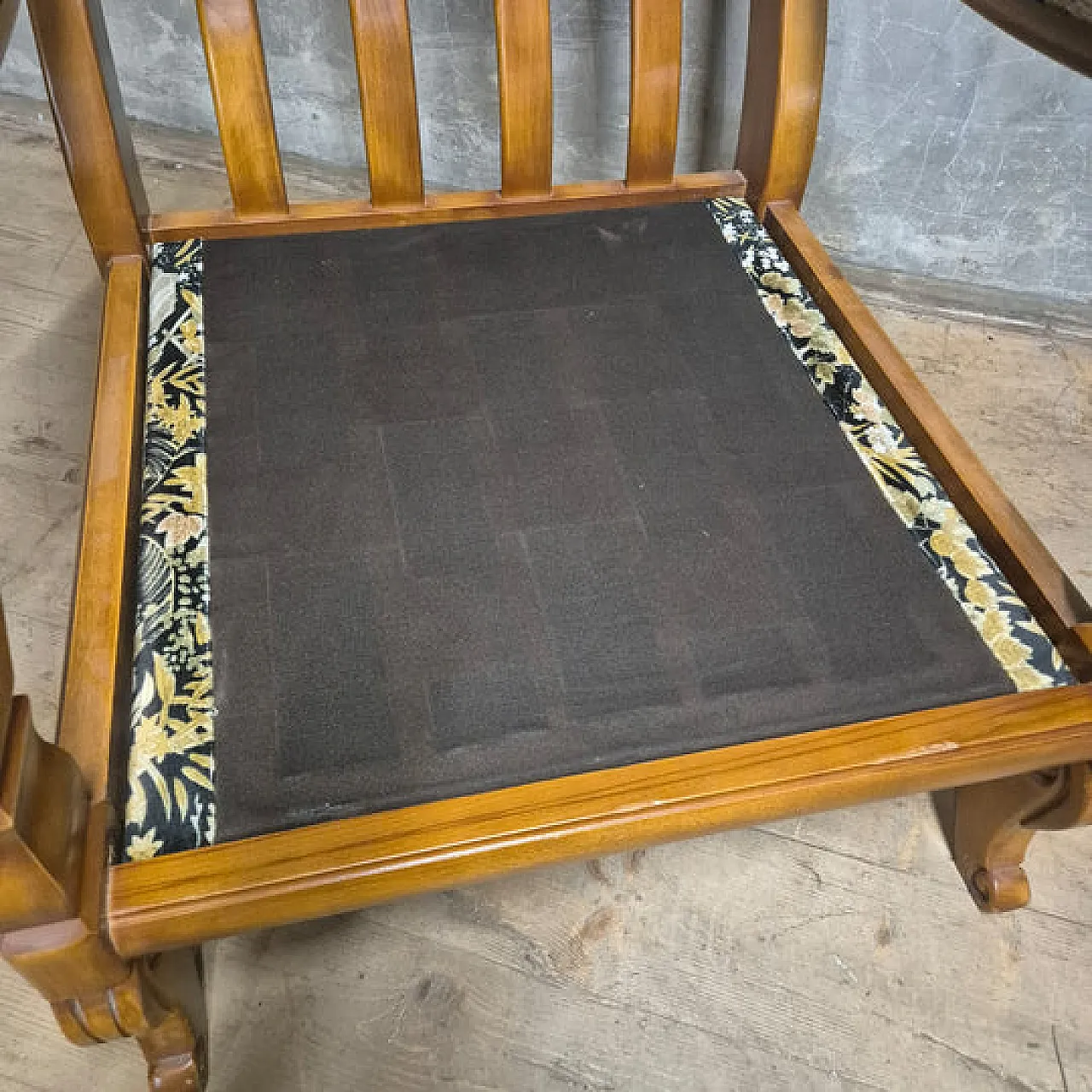 Coppia di poltrone in legno con braccioli curvi, metà '900 10