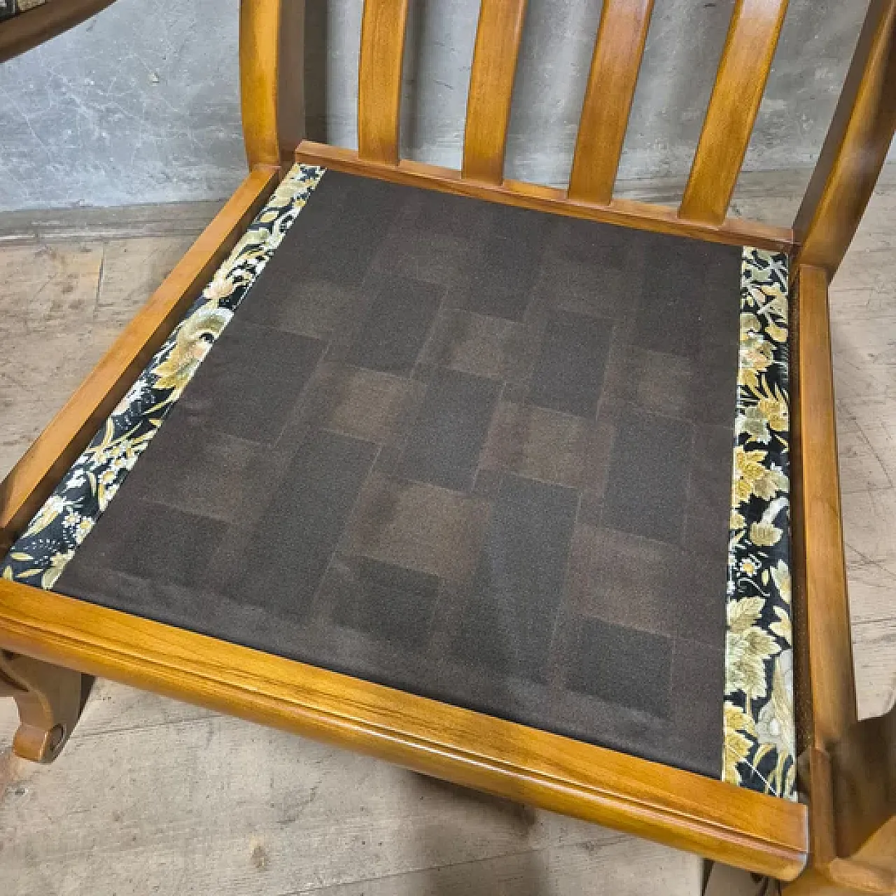 Coppia di poltrone in legno con braccioli curvi, metà '900 13