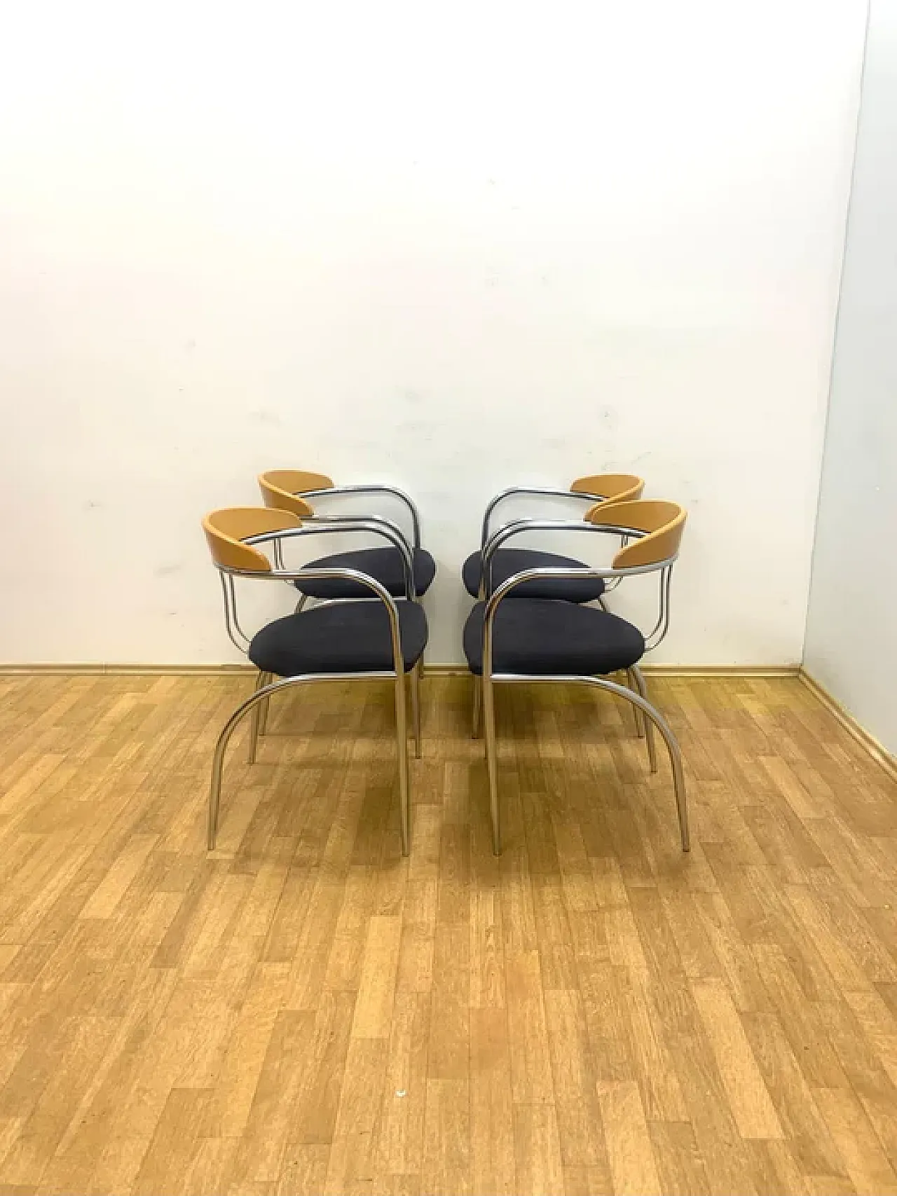 4 Sedie cromate e in legno, anni '80 5