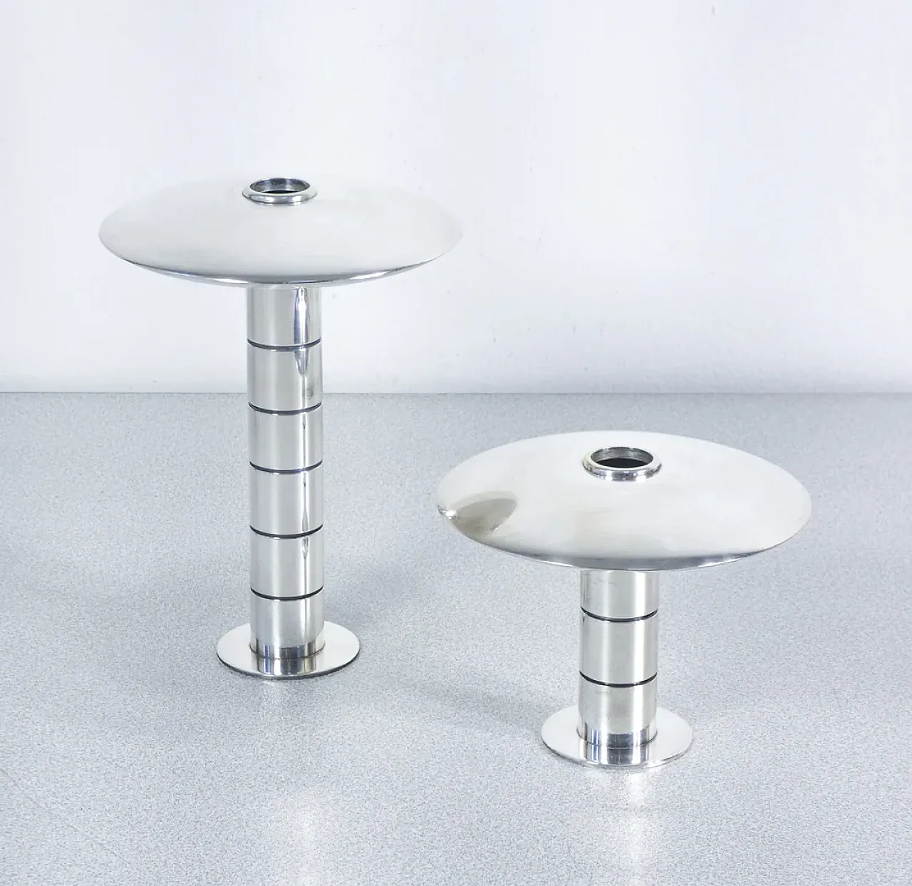 Coppia di candelieri di L.Sabattini per Argenteria Sabattini, anni '70 1