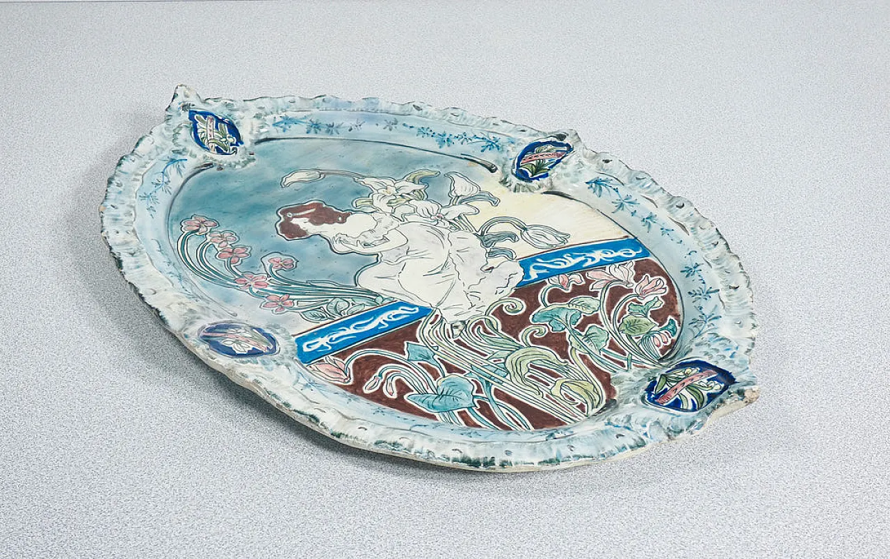 Piatto decorativo Liberty in maiolica dipinta a mano, primo '900 6