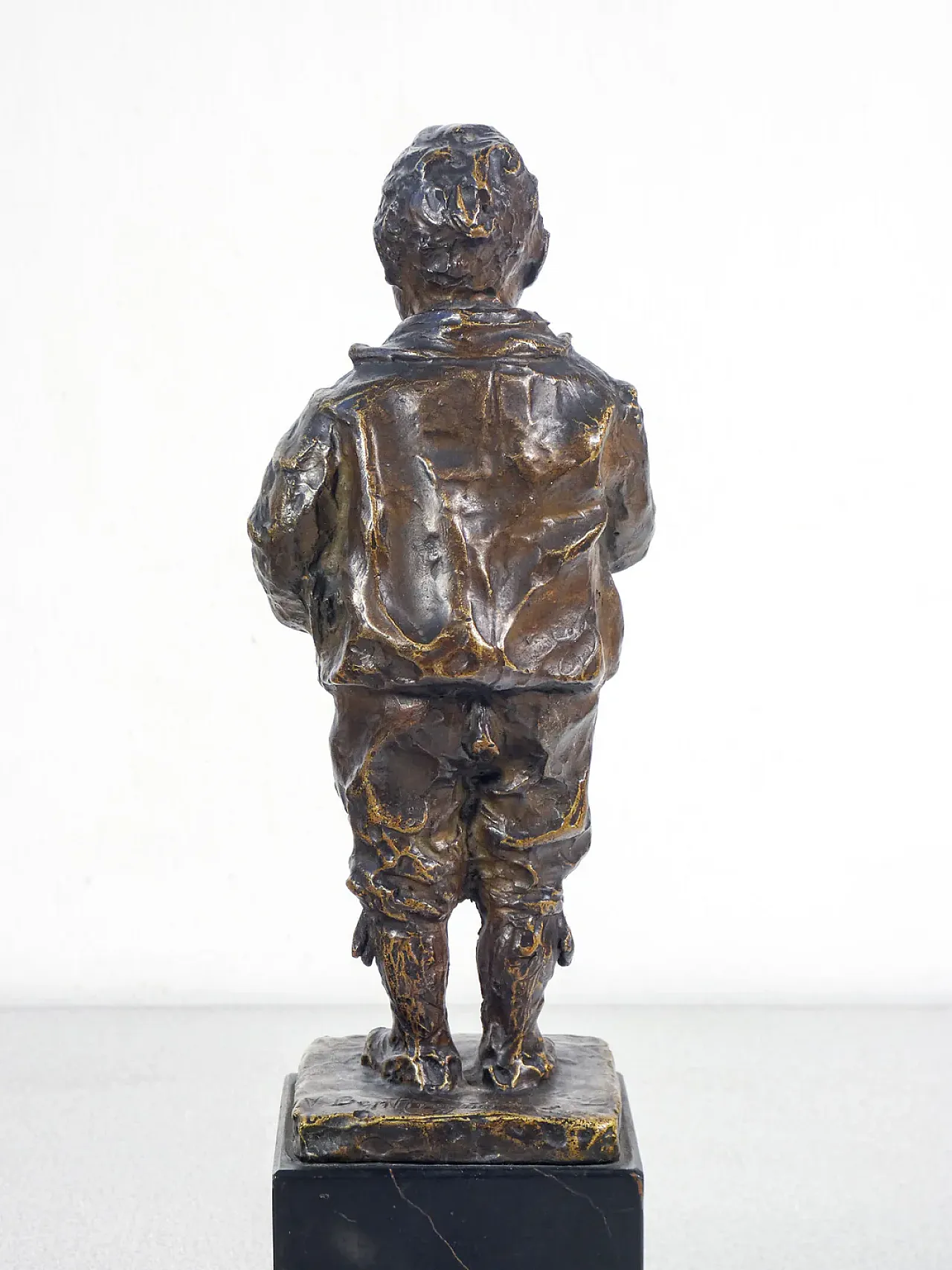 Bambino con libro e cappello di Vincenzo Bentivegna, primo '900 8