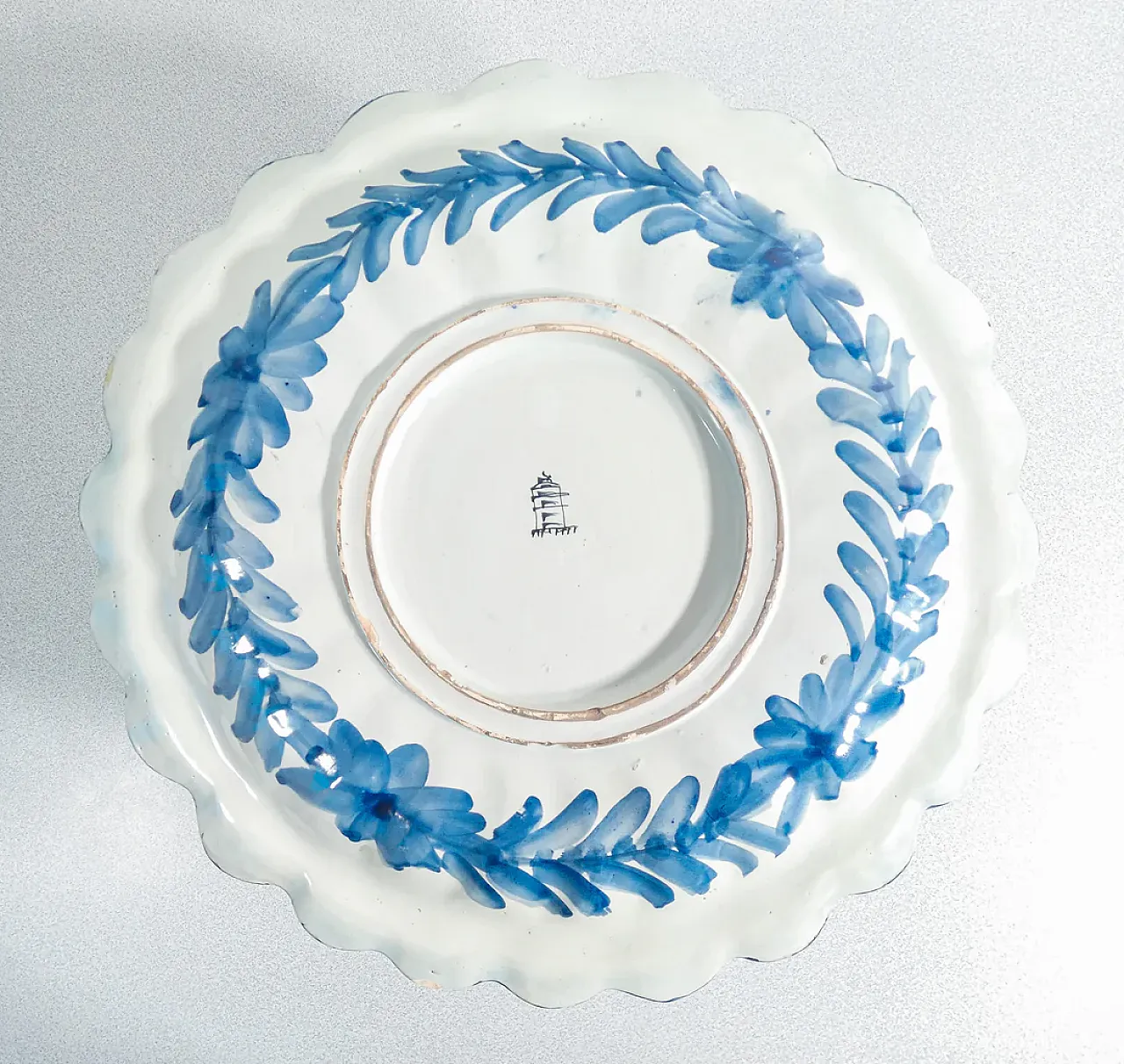 Piatto da parete in maiolica dipinta a mano, primo '900 6