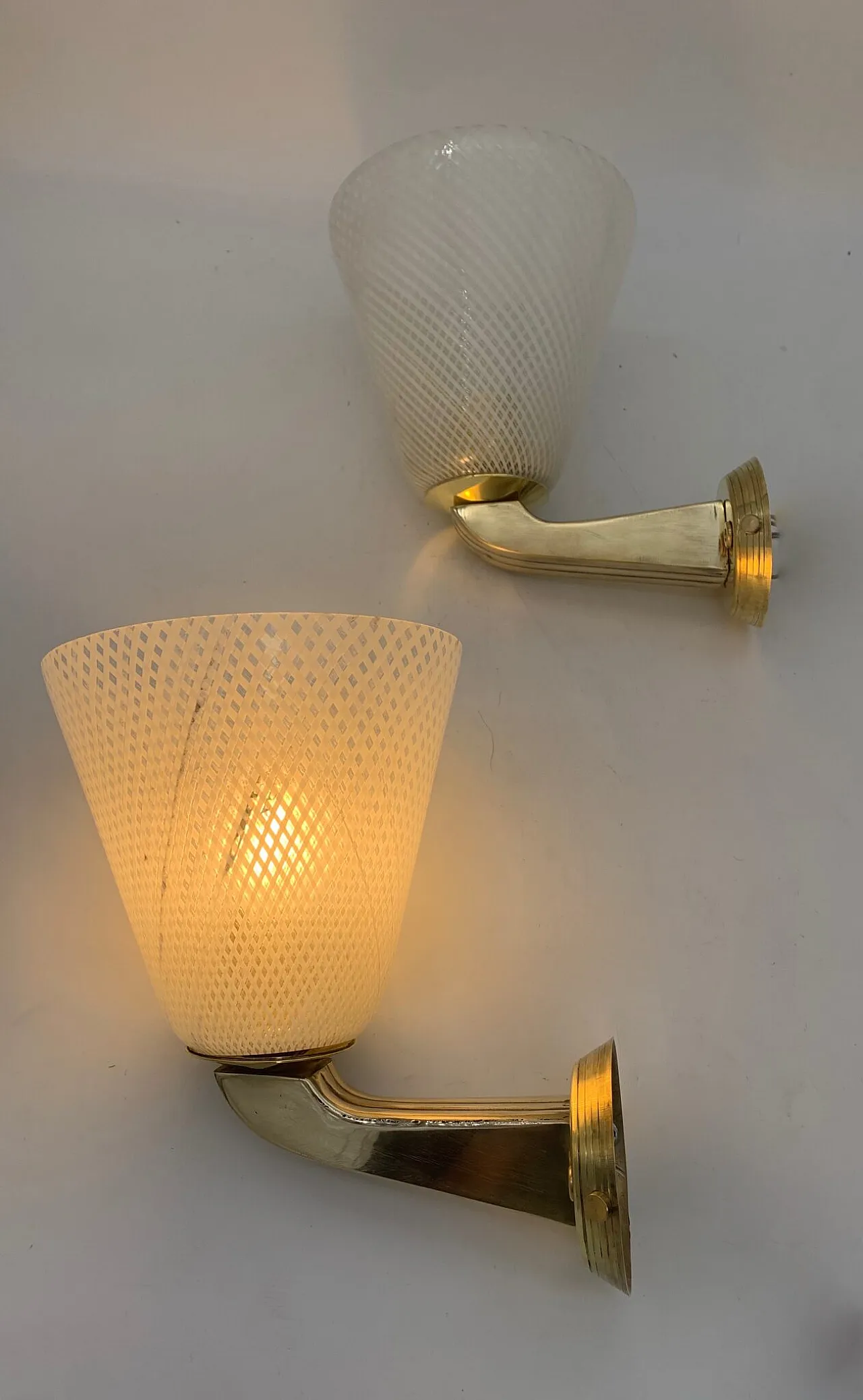 Coppia di applique in vetro retinato attribuita a Venini, anni '60 1
