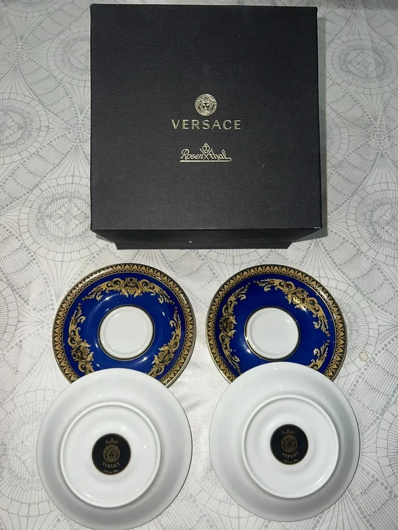 Coppia di tazzine con piattino di Versace, '900 2