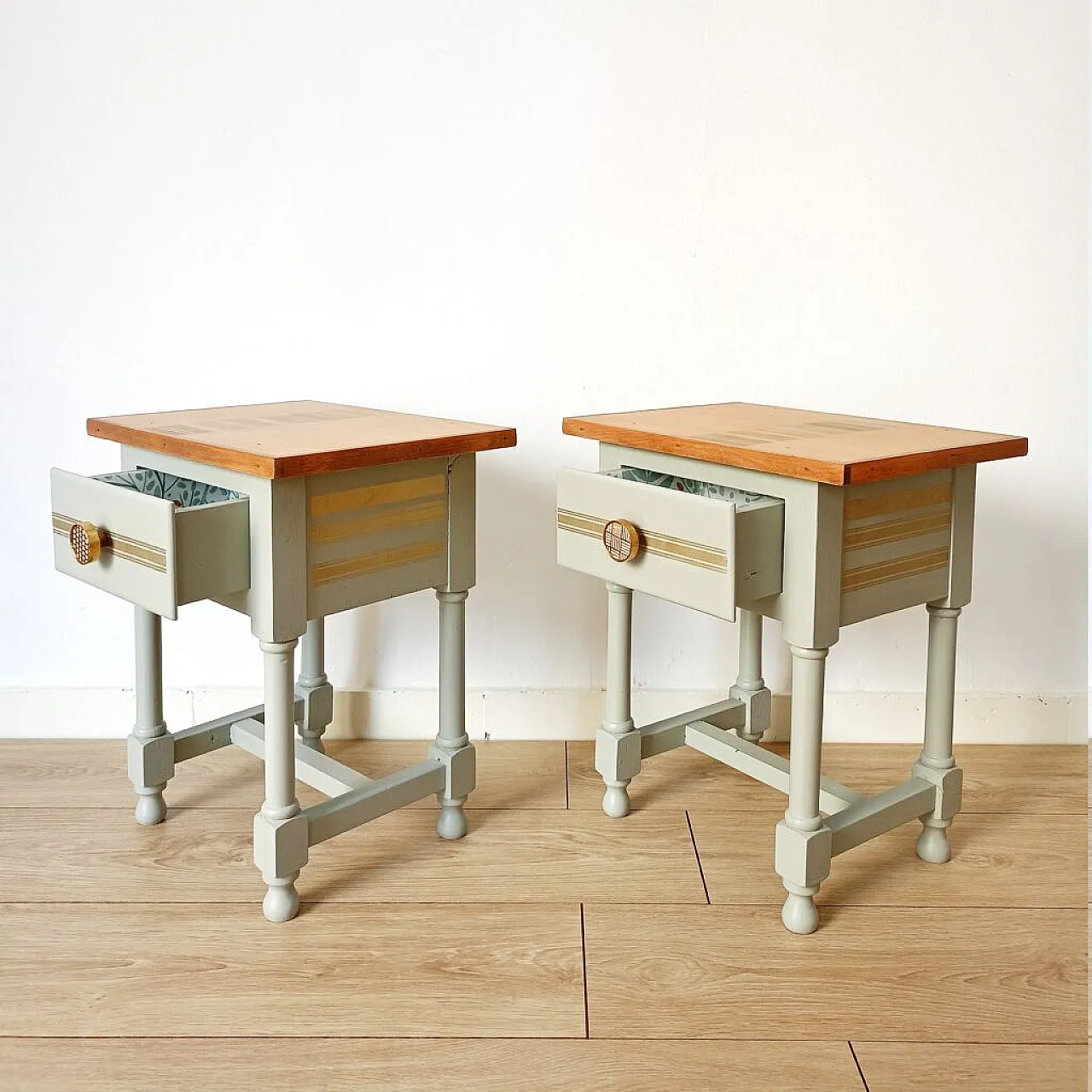 Pair of Royal bedside tables in solid patinated wood, 20th century 4